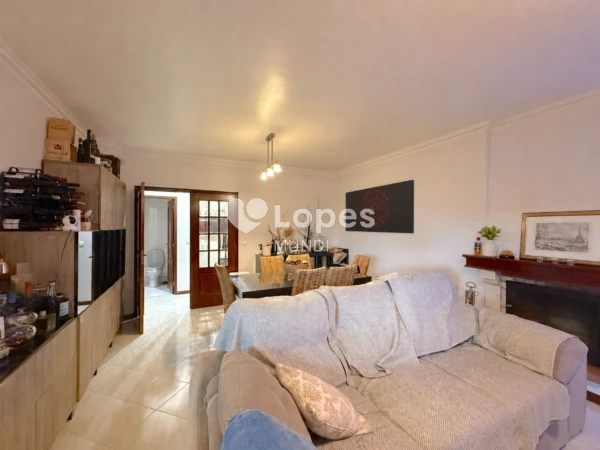 Apartamento T3 à venda em Rio Tinto, Gondomar, Portugal – Mobiliado