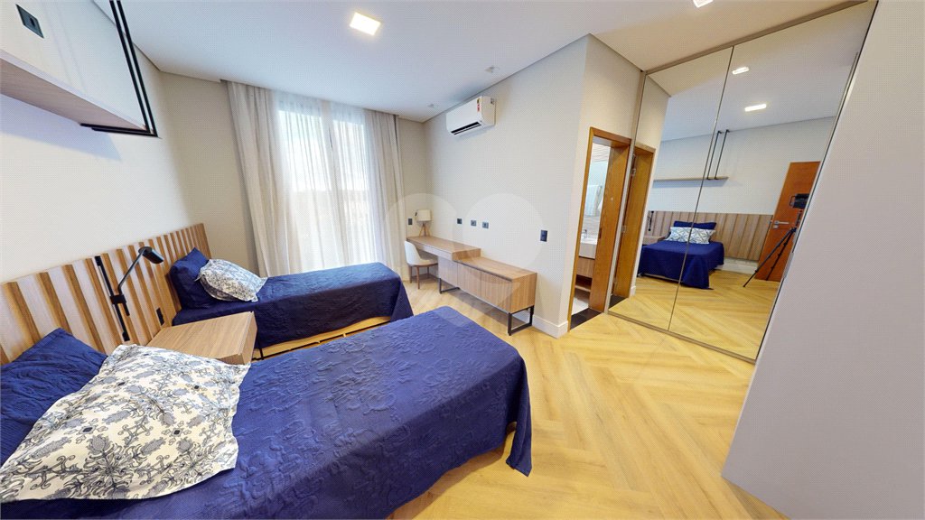 Terreno à venda com 4 suítes no condomínio Residencial Jequitiba, Jacareí - SP