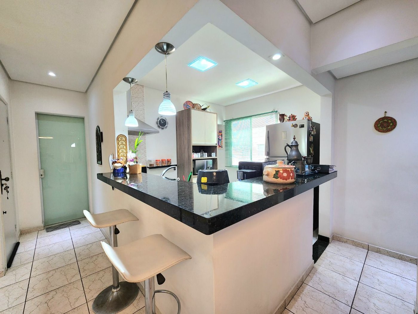 Apartamento 2 Dormitórios com Vista Mar, 1 Suíte e 50m da Praia – Santos