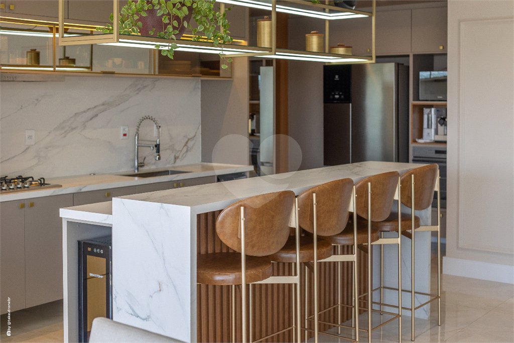 Apartamento à venda com 4 quartos, sendo 2 suítes, em Campo Belo, São Paulo, SP