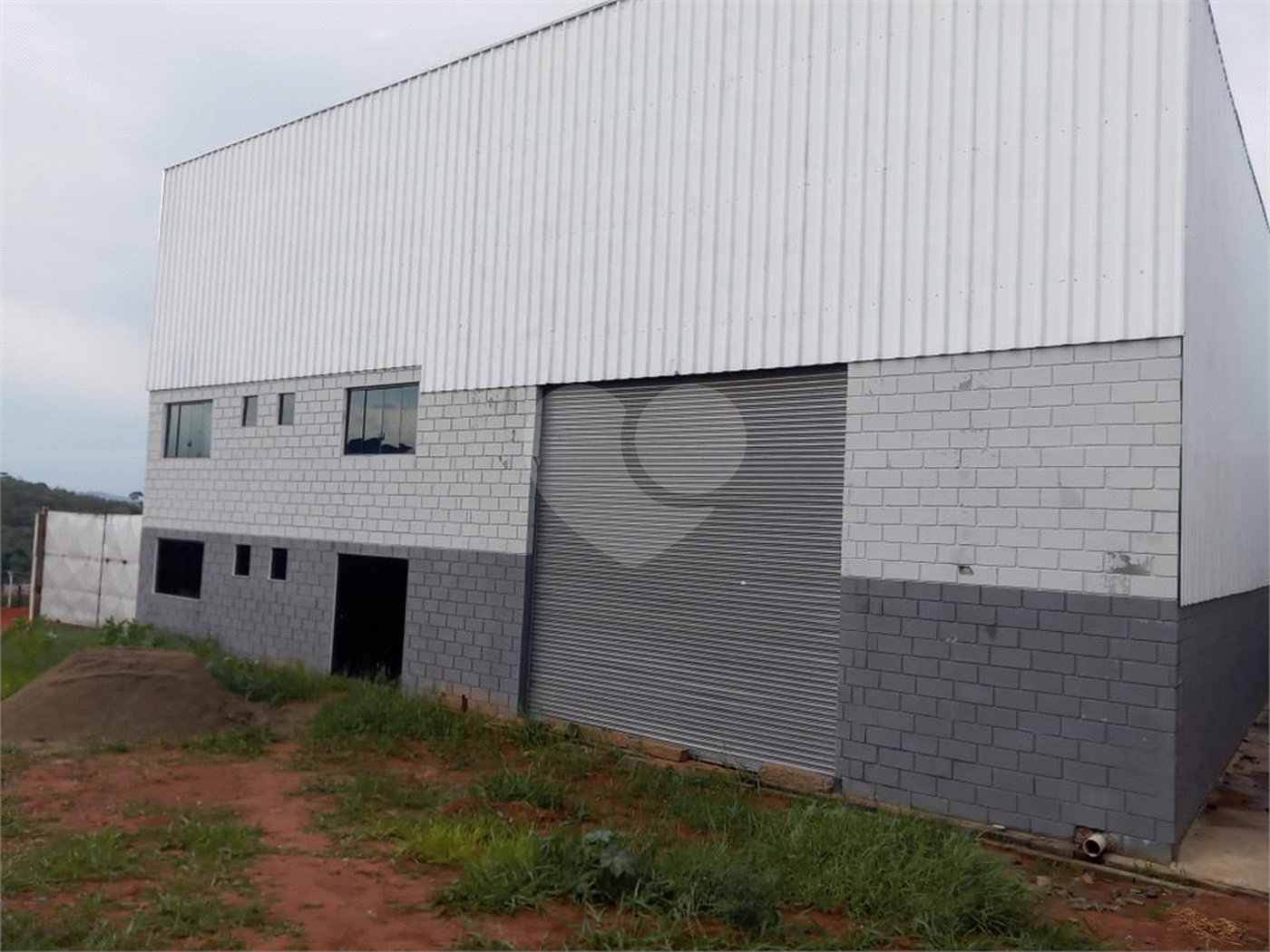 Galpão de 1200 m ² novos para locação em Nazaré Paulista/ Atibaia