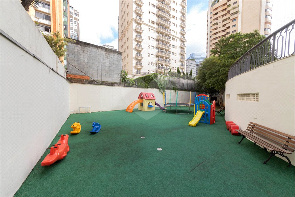 Apartamento à venda com 3 quartos, sendo 2 suítes, em Itaim Bibi, São Paulo, SP