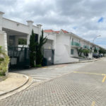 Casa à venda com 3 quartos, sendo 1 suíte,  no condomínio Forest Hills, Guarulhos - SP