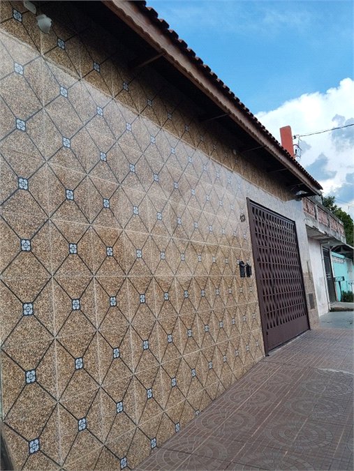 Casa à venda com 4 quartos, sendo 2 suítes, em Vila Santa Margarida, Ferraz de Vasconcelos, SP