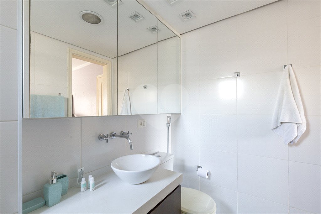 Apartamento à venda com 4 quartos, sendo 2 suítes, em Indianópolis, São Paulo, SP