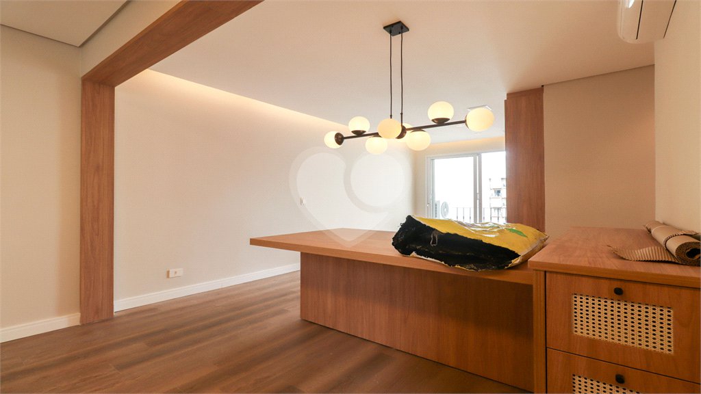 Apartamento à venda com 2 quartos, sendo 1 suíte,  em Vila Uberabinha, São Paulo, SP