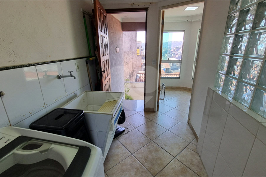 Sobrado à venda com 4 quartos, sendo 1 suíte, em Tremembé, São Paulo, SP