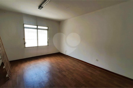 Sobrado à venda com 4 quartos, sendo 2 suítes, em Brooklin Paulista, São Paulo, SP