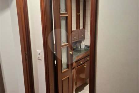 Apartamento à venda com 3 quartos, sendo 1 suíte, em Vila Mariana, São Paulo, SP