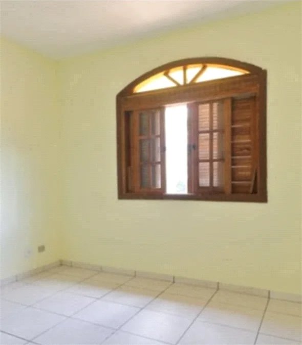 Sobrado à venda com 2 quartos em Jardim Maria Virginia, São Paulo, SP