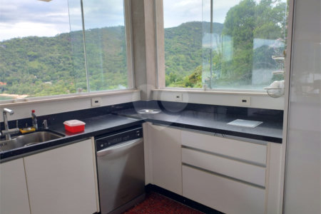 Casa à venda com 4 suítes em Praia Vermelha, Ubatuba, SP