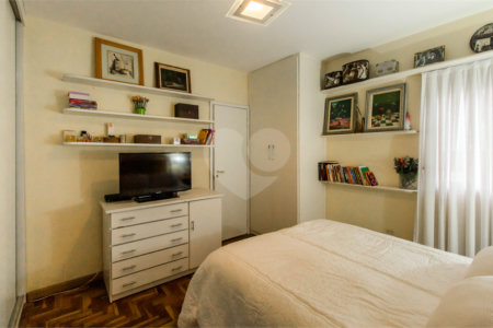 Apartamento à venda com 3 quartos, sendo 1 suíte, em Santo Amaro, São Paulo, SP