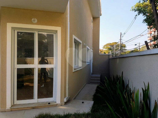 Sobrado à venda com 3 quartos, sendo 1 suíte,  em Jardim Prudência, São Paulo, SP