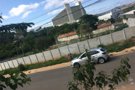 Casa à venda com 2 suítes em Jardim Santo Antônio, Atibaia, SP