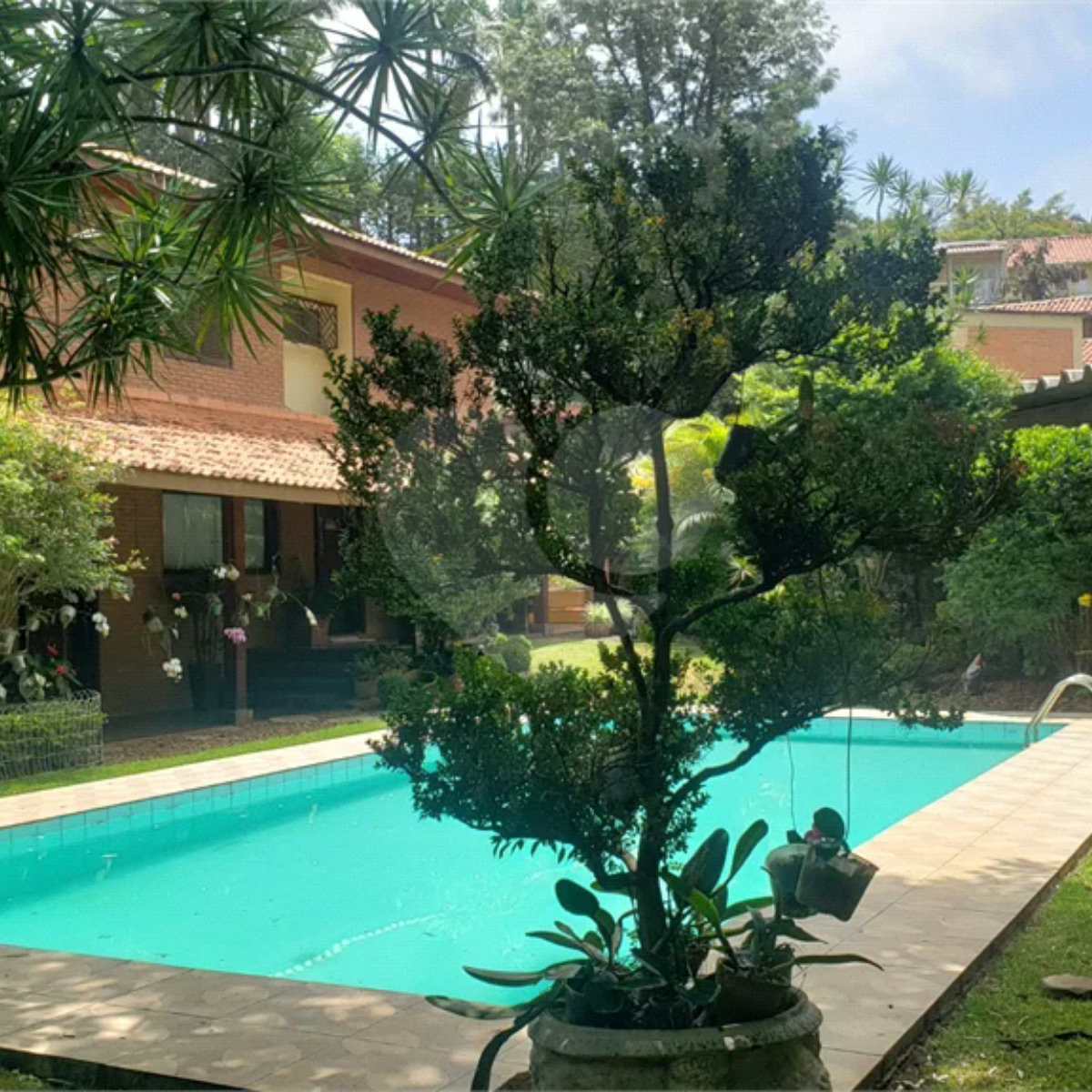 Sobrado à venda com 4 quartos, sendo 2 suítes, em Jardim Marajoara, São Paulo, SP