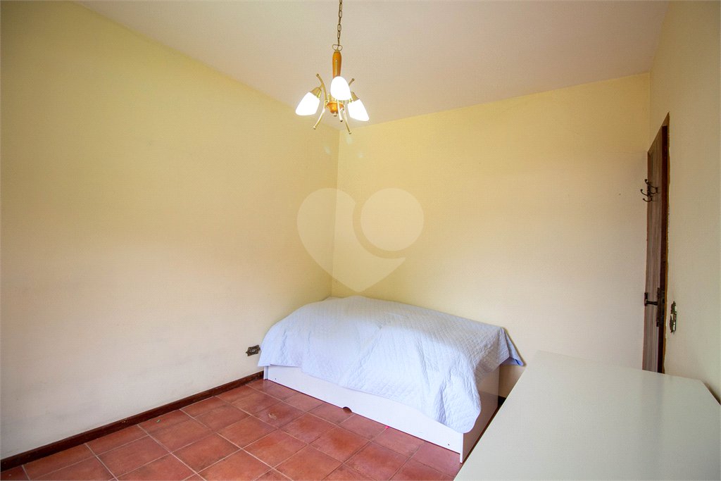 Casa à venda ou para alugar com 5 quartos, sendo 2 suítes, no condomínio Restinga Verde, São Roque - SP