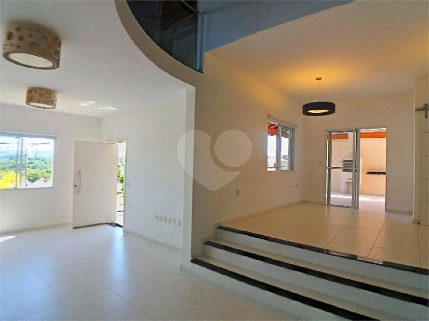Casa à venda com 3 suítes no condomínio Terras de São Francisco, Vinhedo - SP