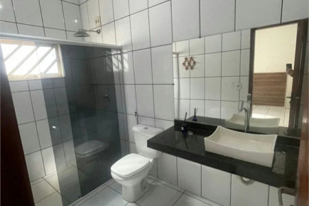 Casa para alugar com 3 quartos, sendo 1 suíte, em Setor Industrial, Balsas, MA
