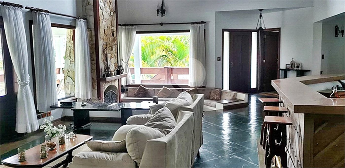 Casa à venda com 4 suítes no condomínio Alpes da Cantareira, Mairiporã - SP