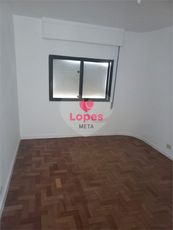 Apartamento à venda com 4 quartos, sendo 2 suítes,  em Vila Adyana, São José dos Campos, SP