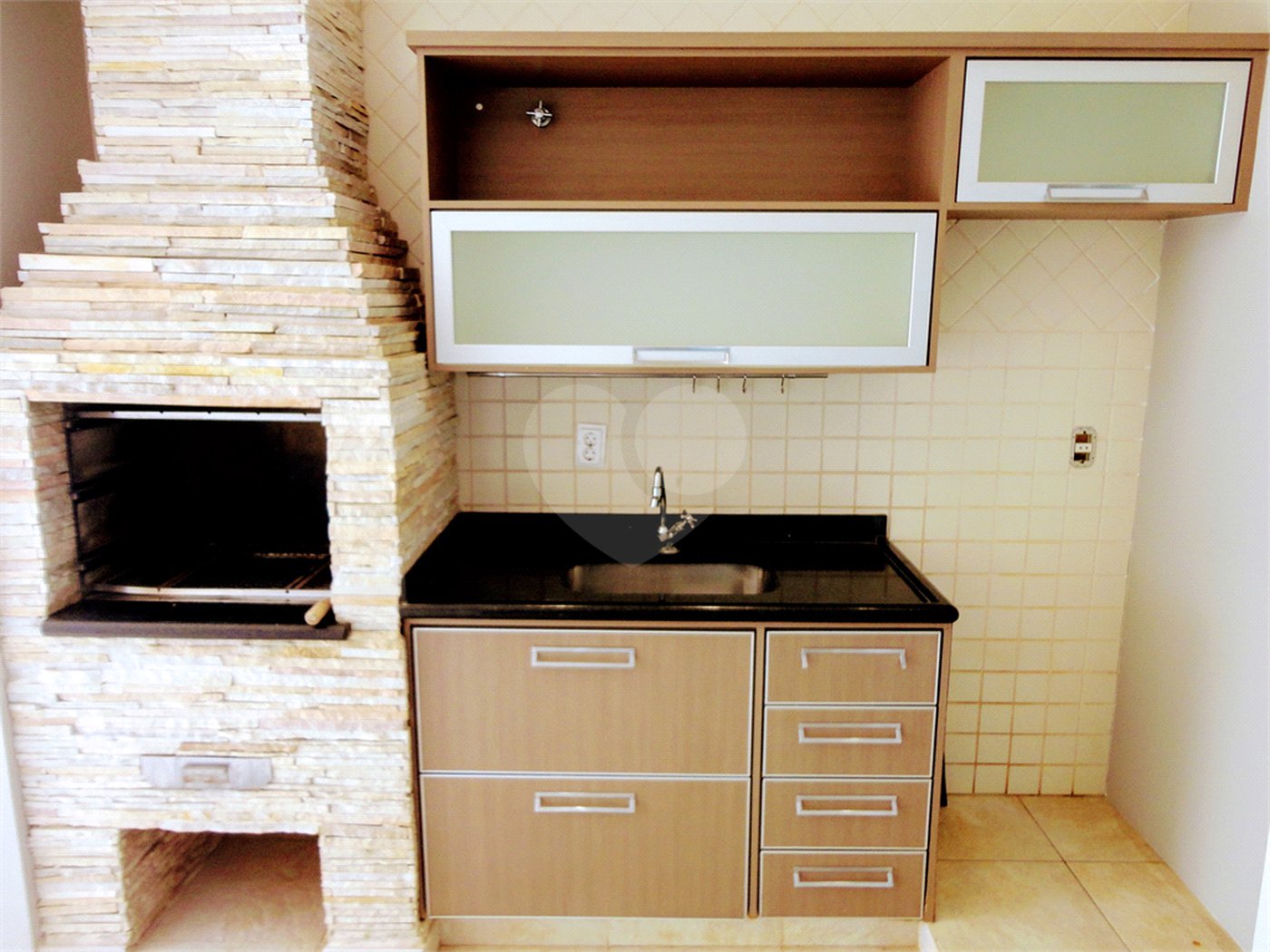 Casa à venda com 3 suítes no condomínio Residencial Jardim América, Vinhedo - SP
