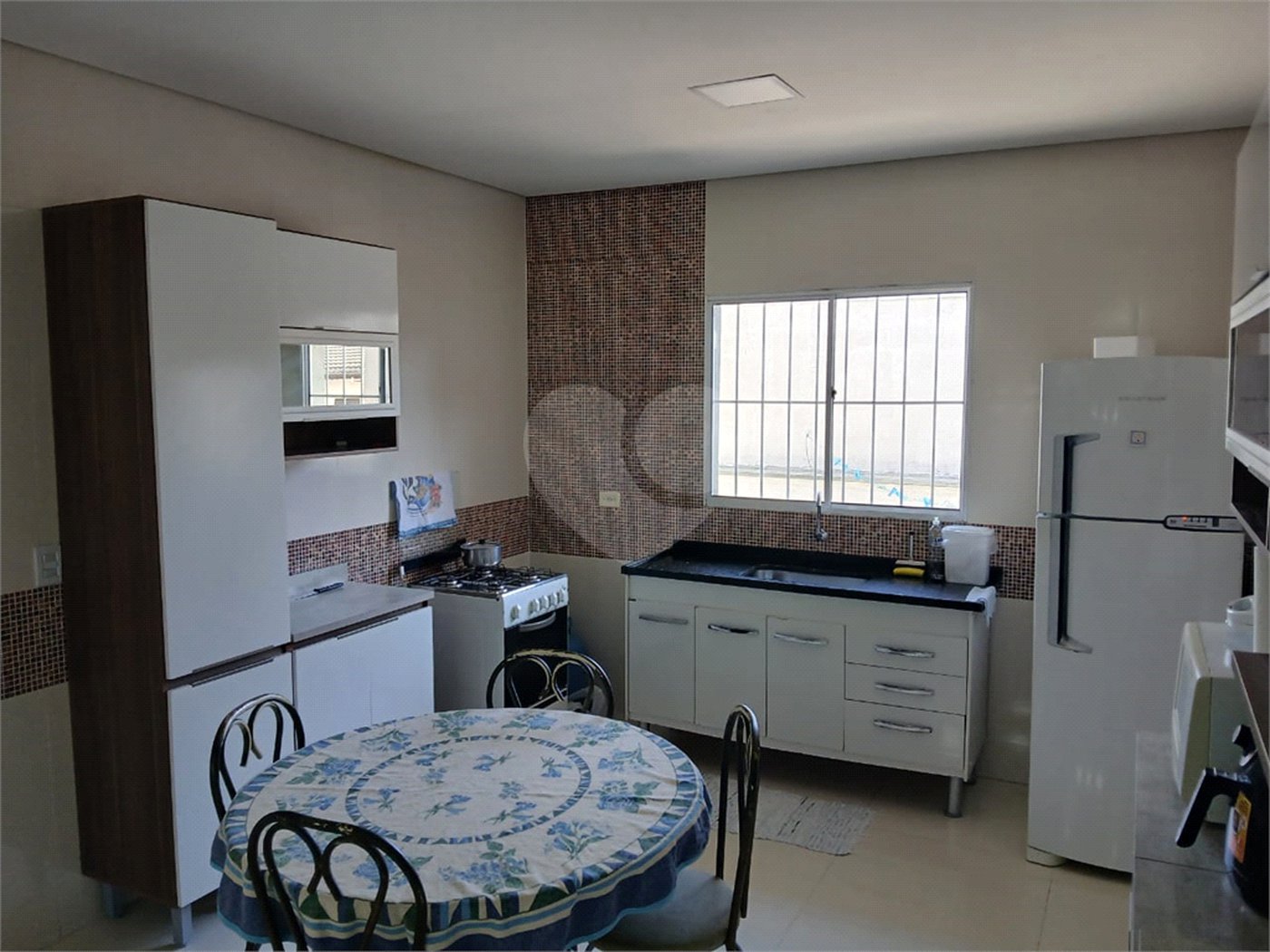 Casa à venda com 3 quartos, sendo 1 suíte,  em Mogi Moderno, Mogi das Cruzes, SP