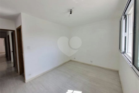Sobrado à venda com 3 quartos, sendo 2 suítes, em Jardim Ester Yolanda, São Paulo, SP