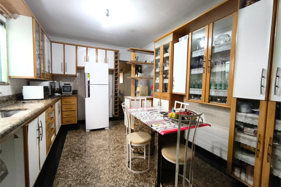 Sobrado à venda com 3 quartos, sendo 1 suíte, em Tremembé, São Paulo, SP
