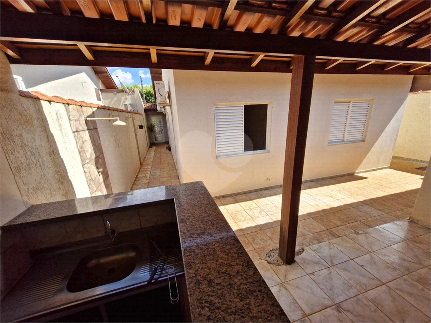Casa à venda ou para alugar com 3 quartos, sendo 1 suíte, no condomínio Rsidencial Jatoba, Ribeirão Preto - SP