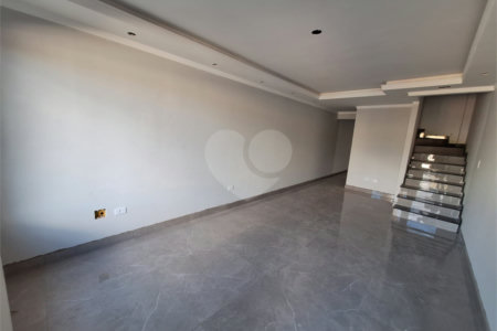 Sobrado à venda com 3 quartos, sendo 1 suíte, em Vila do Castelo, São Paulo, SP