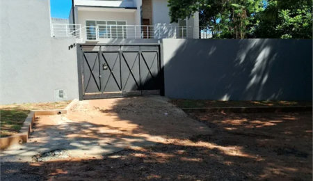 Casa Térrea à venda com 3 quartos, sendo 1 suíte, em Parque Rizzo, Cotia, SP