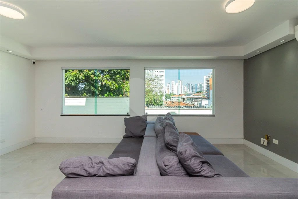 Casa à venda com 3 quartos, sendo 2 suítes,  no condomínio Sagres, São Paulo - SP
