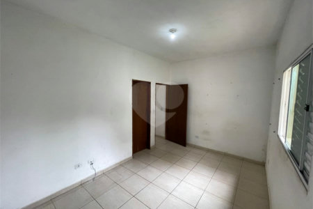 Sobrado à venda com 2 quartos, sendo 1 suíte, em Loteamento Jardim do Sol (mailasqui), São Roque, SP