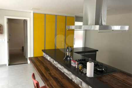 Casa à venda com 3 quartos, sendo 1 suíte, no condomínio Alpes de Vinhedo, Vinhedo - SP