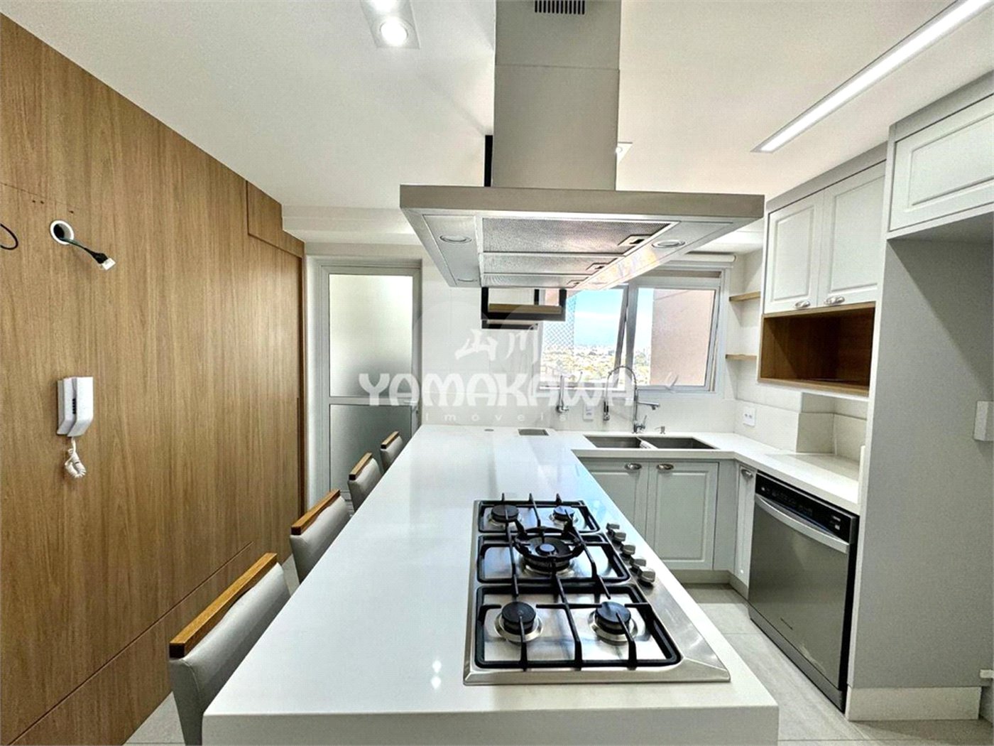 Apartamento à venda com 3 suítes em Vila Regente Feijó, São Paulo, SP
