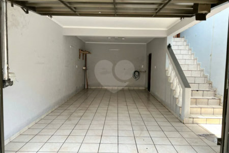 Sobrado com 3 dormitórios , sendo 1 suíte à venda no bairro Jardim Marek , Santo André