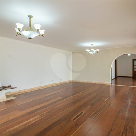 Casa Térrea à venda com 5 quartos, sendo 2 suítes, em Jardim Marajoara, São Paulo, SP
