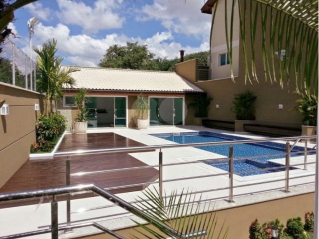 Casa à venda com 4 quartos, sendo 2 suítes,  no condomínio Florada da Serra, São Paulo - SP