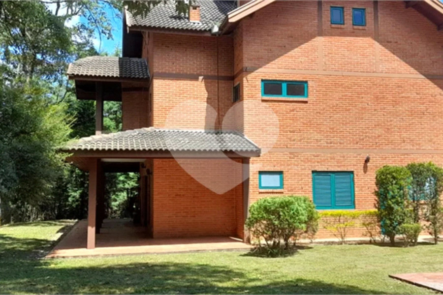 Casa à venda com 3 suítes no condomínio Sausalito, Mairiporã - SP