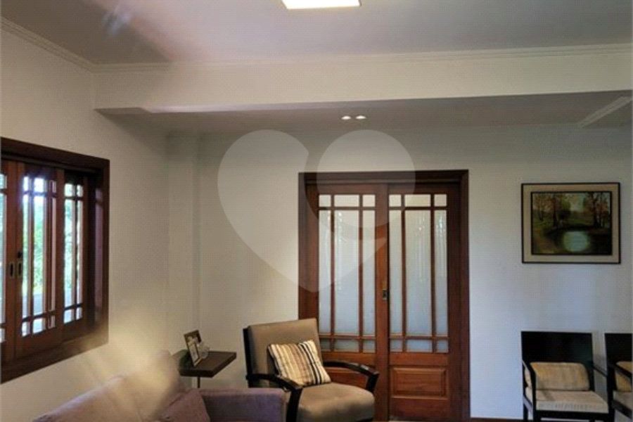 Casa à venda com 4 quartos, sendo 2 suítes, no condomínio Alpes da Cantareira, Mairiporã - SP