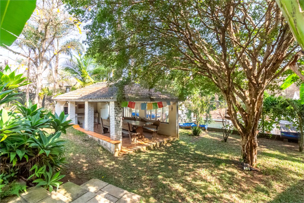 Casa à venda com 4 quartos, sendo 2 suítes, em Chácara Flora, São Paulo, SP
