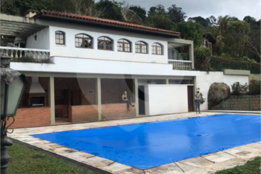 Casa à venda com 6 quartos, sendo 5 suítes, em Roseira, Mairiporã, SP
