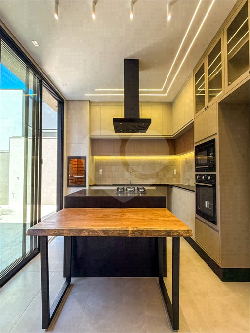 Casa à venda com 3 suítes no condomínio Residencial Dona Maria Candida, Indaiatuba - SP