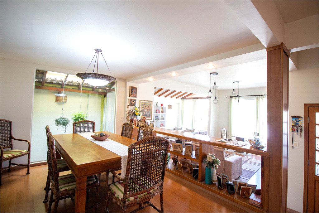 Casa à venda com 4 suítes no condomínio Francesco Rana, São Roque - SP