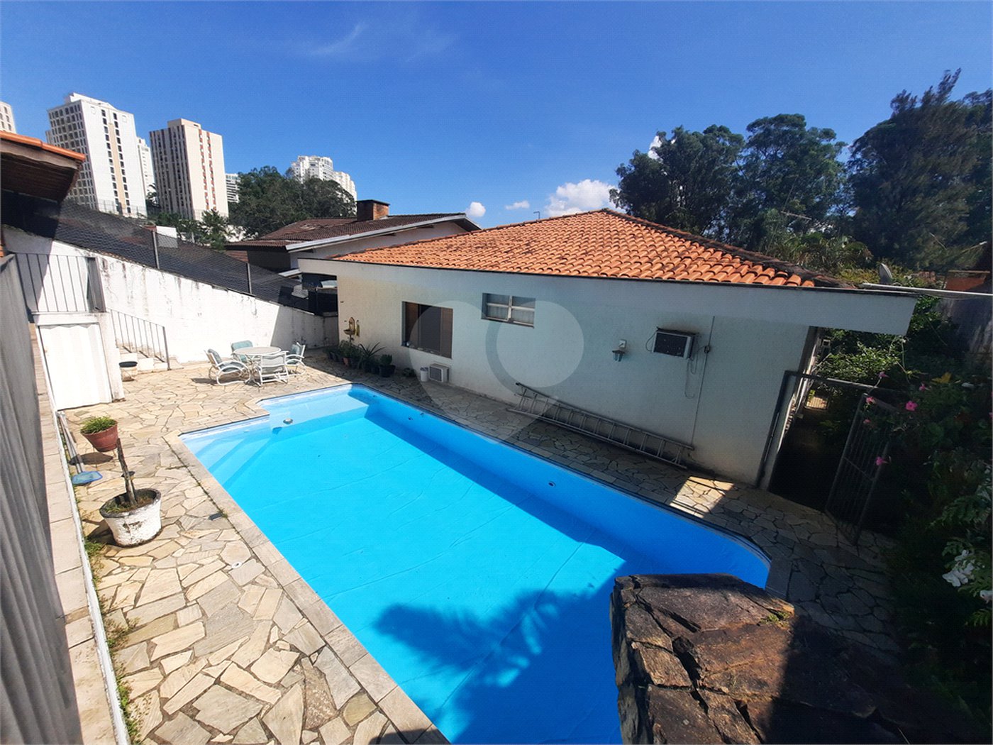 Casa à venda com 4 quartos, sendo 3 suítes,  em Jardim Marajoara, São Paulo, SP