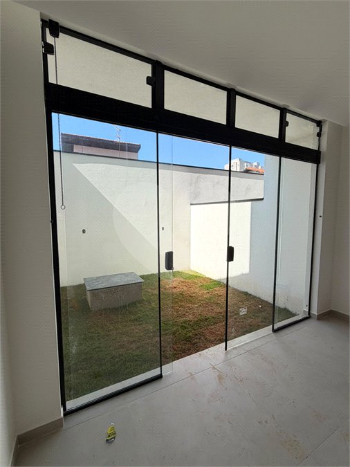 Sobrado à venda com 3 quartos, sendo 1 suíte, em Sítio da Figueira, São Paulo, SP