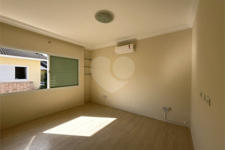 Casa para alugar com 4 quartos, sendo 2 suítes, no condomínio Porto Fino, São Paulo - SP