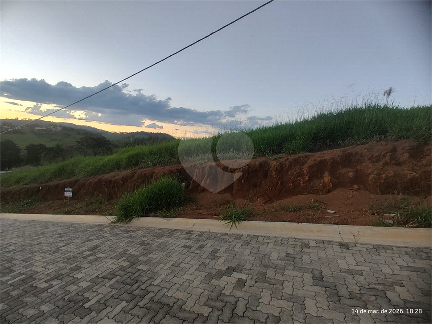 Terreno à venda no condomínio Paraíso da Montanha, Piracaia - SP