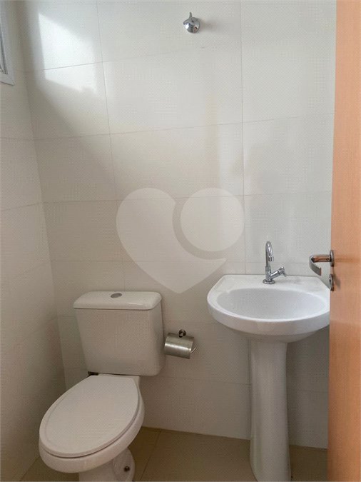 Casa à venda ou para alugar com 3 suítes no condomínio Portal das Tipuanas, Araraquara - SP