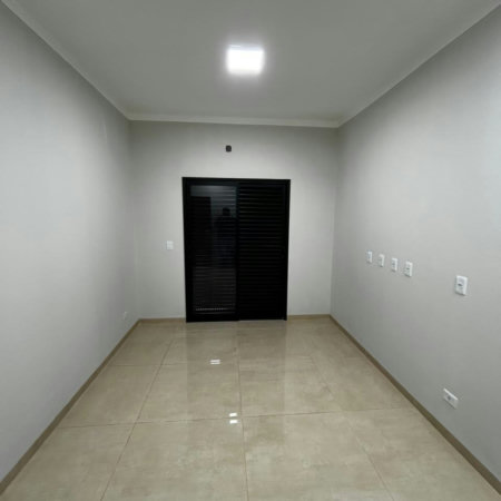 Casa à venda com 3 quartos, sendo 1 suíte,  em Três Lagoas, MS